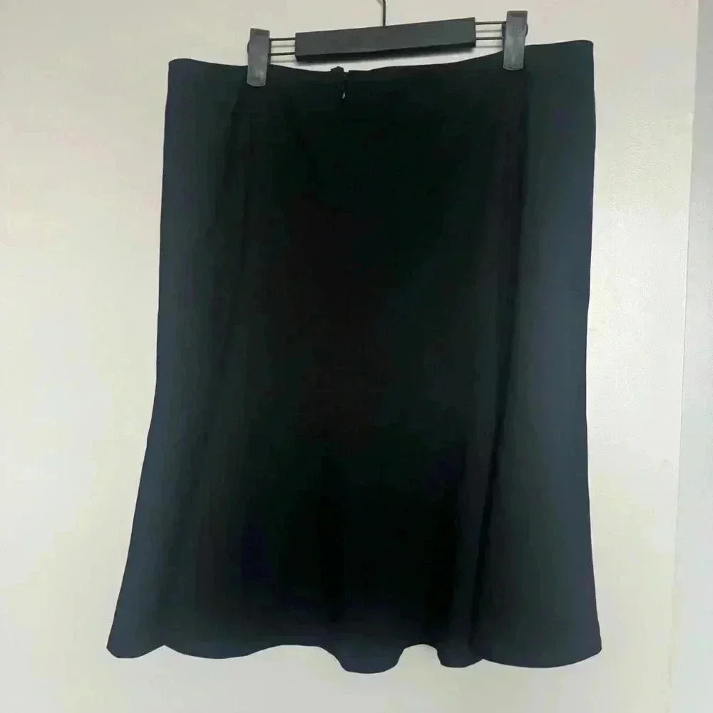 Akris Punto Wool Flutter Hem Skirt in Black US 14 ❄️ - Picture 2 of 4